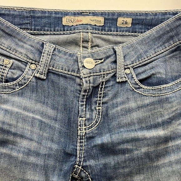 BKE Denim Sabrina Low Rise Capri Size 26 - Picture 15 of 16